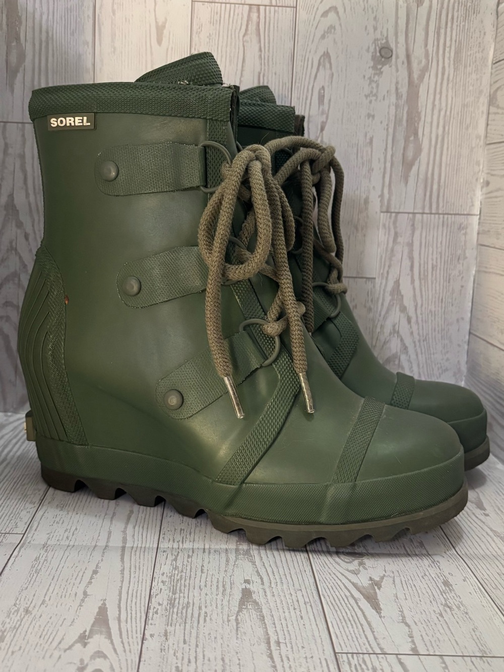 Sorel Joan of Artic Olive Green Waterproof Lace-Up Ankle Boots
